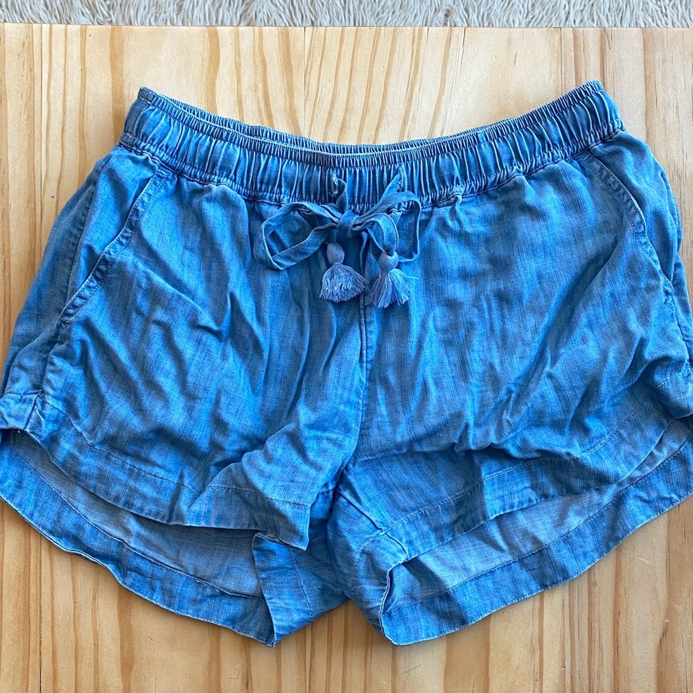 Vineyard Vines shorts